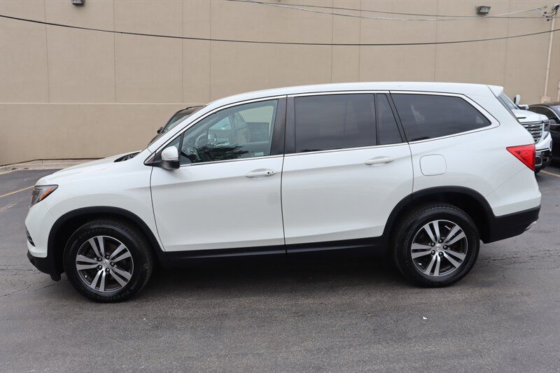Used 2017 Honda Pilot EX image 4