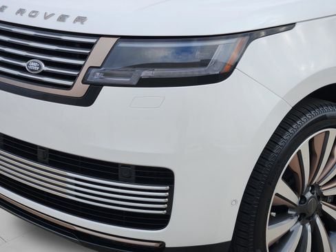 New 2026 Land Rover Range Rover SV image 32