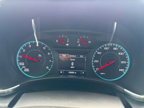 Used 2018 Chevrolet Equinox LT AWD/4WD image 19