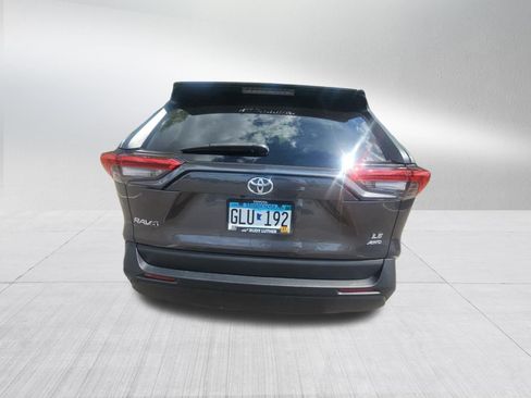 Used 2021 Toyota RAV4 LE AWD/4WD image 5
