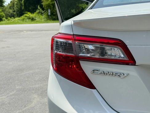 Used 2012 Toyota Camry SE FWD image 41