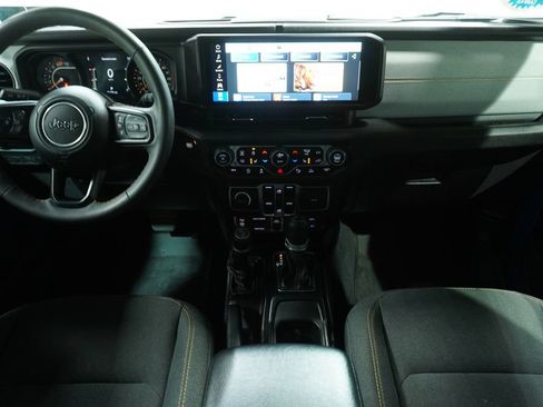 Used 2024 Jeep Wrangler Unlimited Sport AWD/4WD image 16