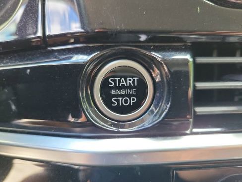 Used 2023 Nissan Pathfinder SL AWD/4WD image 33