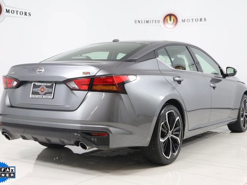 Used 2023 Nissan Altima 2.5 SR image 3
