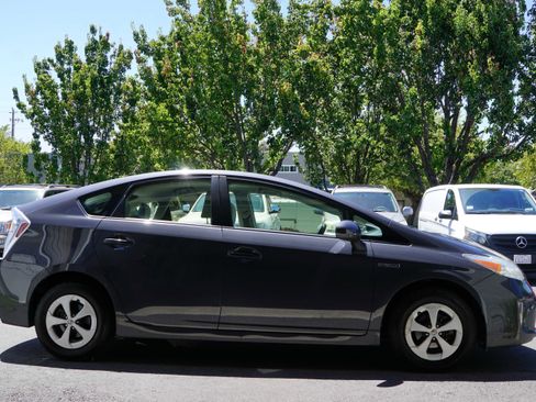 Used 2013 Toyota Prius Three FWD image 10