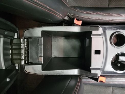 Used 2018 Ford Explorer XLT w/ Equipment Group 202A image 29