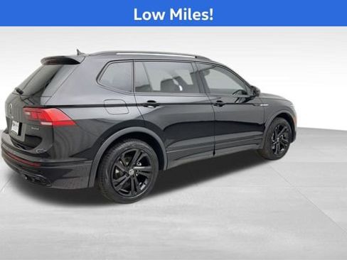 Used 2023 Volkswagen Tiguan SE R-Line image 2