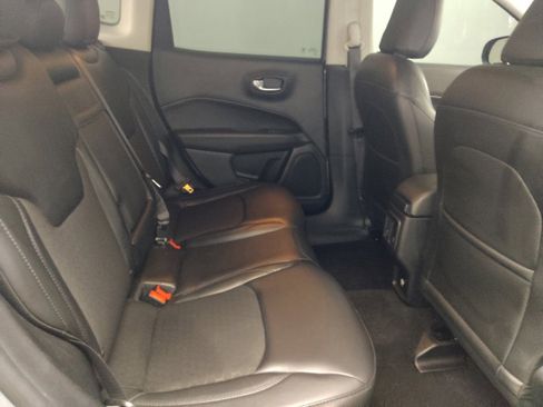 Used 2018 Jeep Compass Latitude AWD/4WD image 19