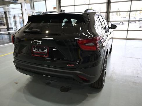 New 2026 Chevrolet Trax RS w/ Sunroof Package image 5