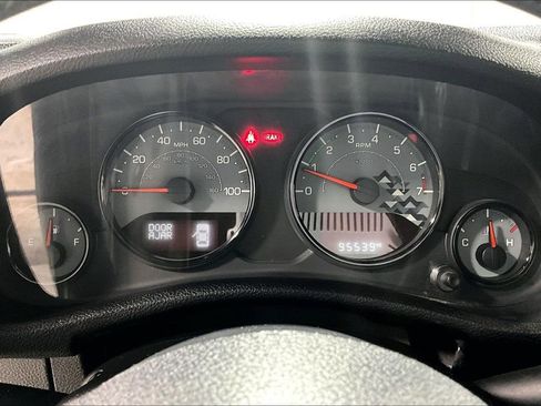 Used 2017 Jeep Wrangler Unlimited Sahara image 26