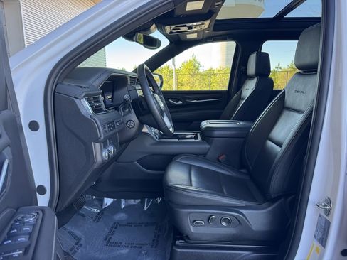 Used 2024 GMC Yukon XL Denali image 26