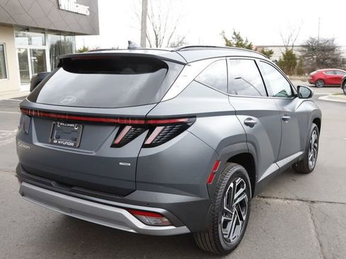 Certified 2025 Hyundai Tucson Limited AWD/4WD image 3