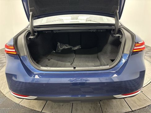 Used 2025 BMW 530i xDrive w/ Premium Package image 21