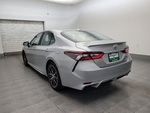 Used 2021 Toyota Camry SE image 5