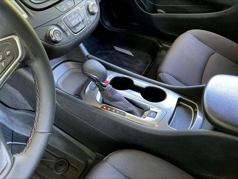 Used 2024 Chevrolet Malibu RS FWD image 17