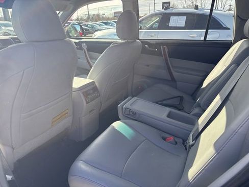 Used 2012 Toyota Highlander Limited w/ Tow Pkg image 15