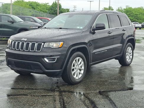 Used 2021 Jeep Grand Cherokee Laredo X AWD/4WD image 3
