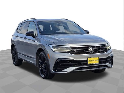Used 2022 Volkswagen Tiguan SE R-Line FWD image 3