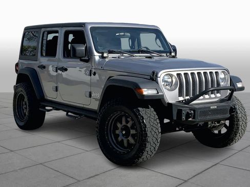Used 2018 Jeep Wrangler Unlimited Sport S image 3