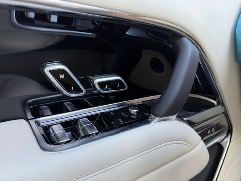 New 2026 Land Rover Range Rover SE AWD/4WD image 13