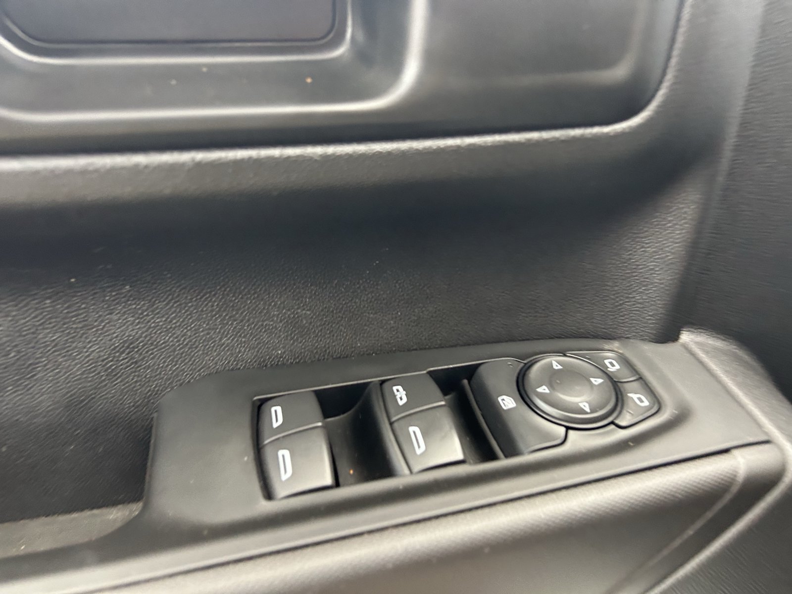 Used 2026 Chevrolet Silverado 1500 Custom w/ Turbomax Blackout Package RWD image 15