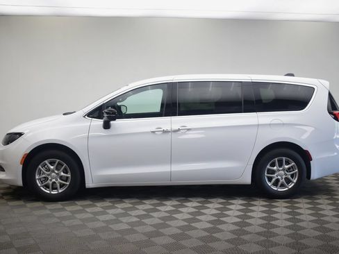 New 2027 Chrysler Pacifica LX FWD image 13