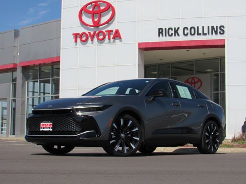 Used 2026 Toyota Crown Platinum image 1