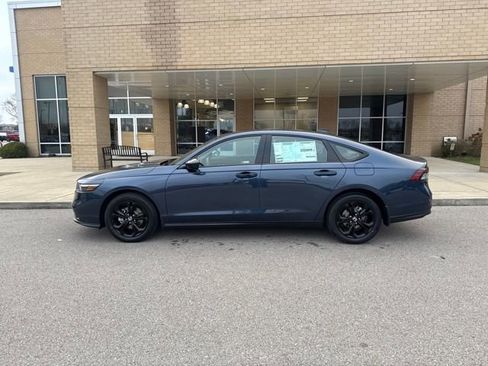 New 2025 Honda Accord SE image 1
