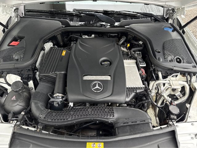 Used 2018 Mercedes-Benz E 300 4MATIC image 27