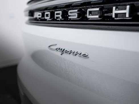 Certified 2026 Porsche Cayenne Coupe image 26