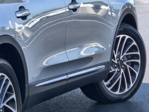 Used 2020 Lincoln Nautilus Reserve AWD/4WD image 11