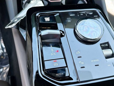 Certified 2026 BMW 530i xDrive AWD/4WD image 16