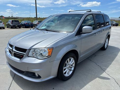 Used 2018 Dodge Grand Caravan SXT FWD image 8