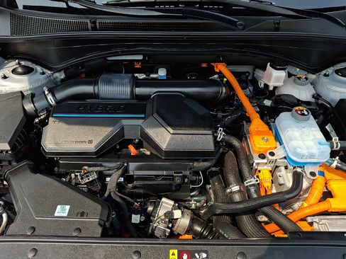 Certified 2023 Hyundai Santa Fe Limited AWD/4WD image 28