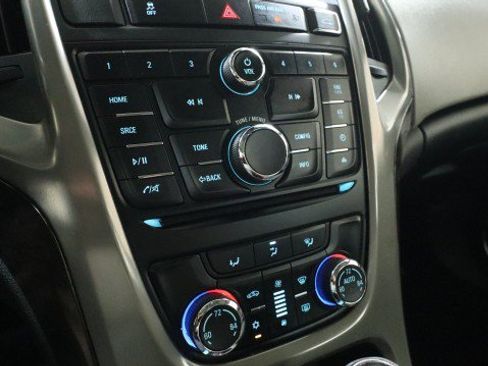 Used 2013 Buick Verano FWD image 17