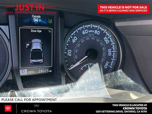 Used 2023 Toyota Tacoma TRD Off-Road w/ Black Out Package (TMS) AWD/4WD image 10