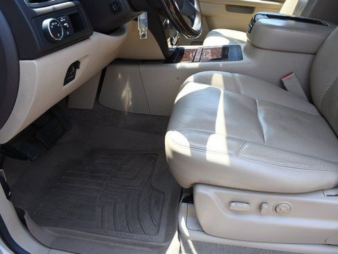 Used 2011 GMC Yukon XL Denali AWD/4WD image 15