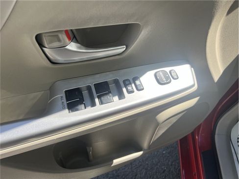 Used 2012 Toyota Prius V Five FWD image 16