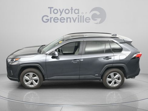 Used 2021 Toyota RAV4 XLE Premium image 4