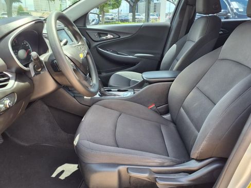 Used 2018 Chevrolet Malibu LS w/ LPO, Convenience Package 2 FWD image 10