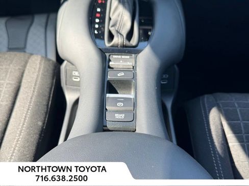 Used 2024 Honda HR-V LX image 18