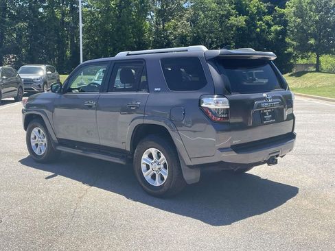 Used 2017 Toyota 4Runner SR5 Premium RWD image 4