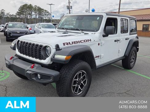 Used 2024 Jeep Wrangler Unlimited Rubicon AWD/4WD image 4