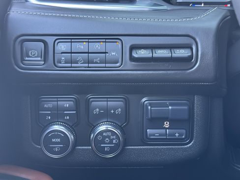 Certified 2023 GMC Yukon XL Denali Ultimate image 35