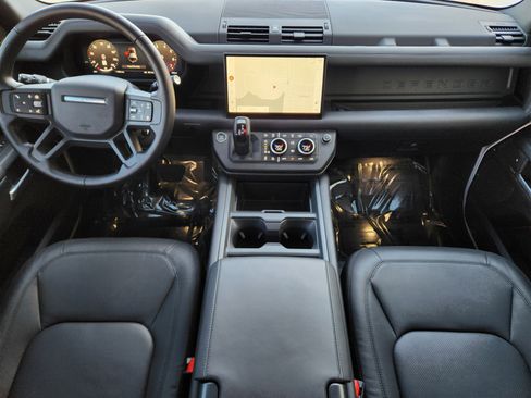 Certified 2025 Land Rover Defender 110 S image 29