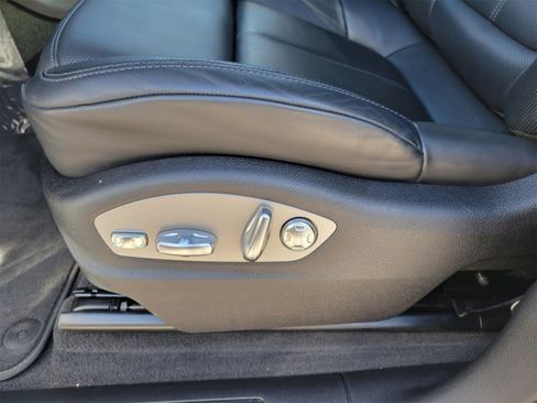 Used 2025 Porsche Macan image 22