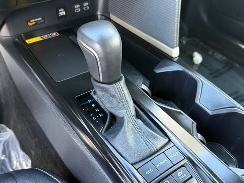 Used 2026 Toyota Camry SE w/ Convenience Package FWD image 25