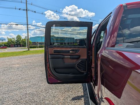 Used 2022 RAM 1500 Limited w/ Body Color Bumper Group AWD/4WD image 11