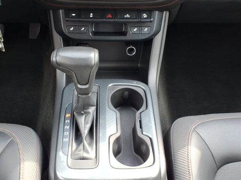 Used 2015 GMC Canyon SLE w/ All-Terrain Package image 17