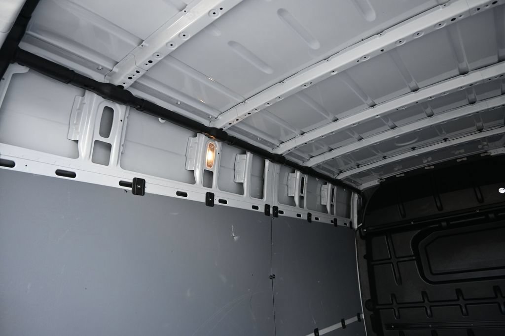 Used 2023 Mercedes-Benz Sprinter 2500 image 28